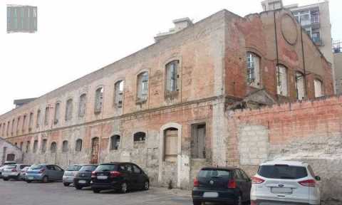 L'ex filanda Costantino: una"cattedrale nel deserto" che si staglia su Bari da 150 anni